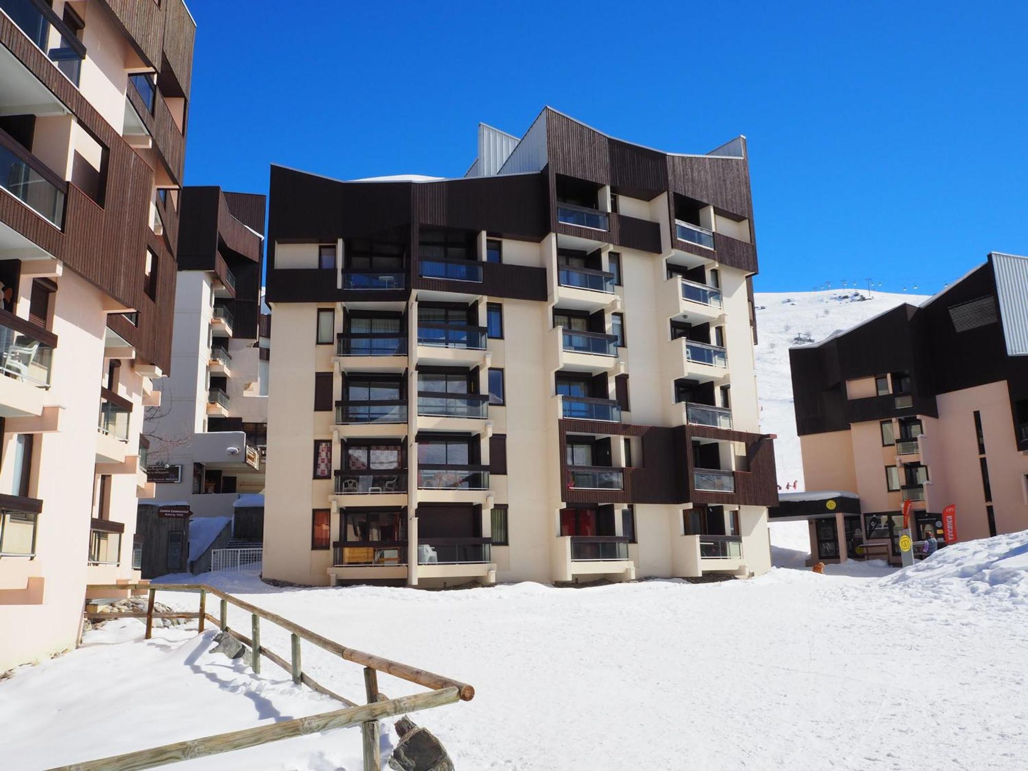 Appartement Montagne Renove - Balcon, Parking, Proche Pistes, Commerces Et Navettes - Fr-1-344-800 圣马丁德贝尔维尔 外观 照片